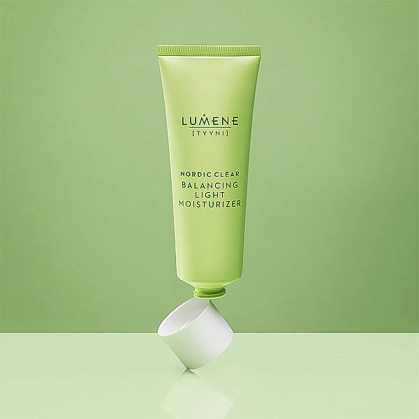 Lumene Balancing Light Moisturizer - Sebum Dengele - 2